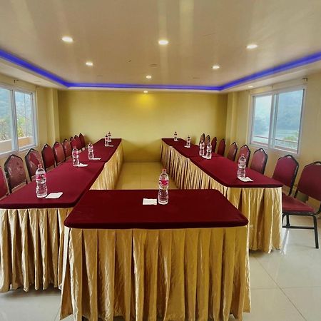 Hotel Lake Shore Pokhara Luaran gambar