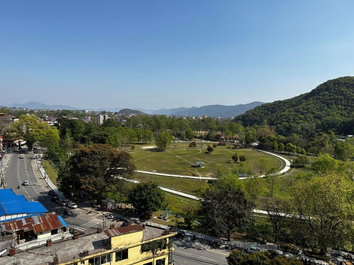 Hotel Lake Shore Pokhara Luaran gambar
