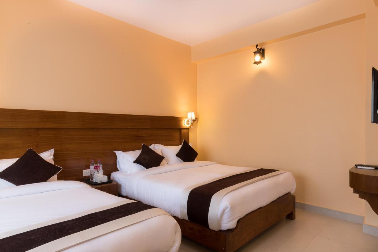 Hotel Lake Shore Pokhara Luaran gambar