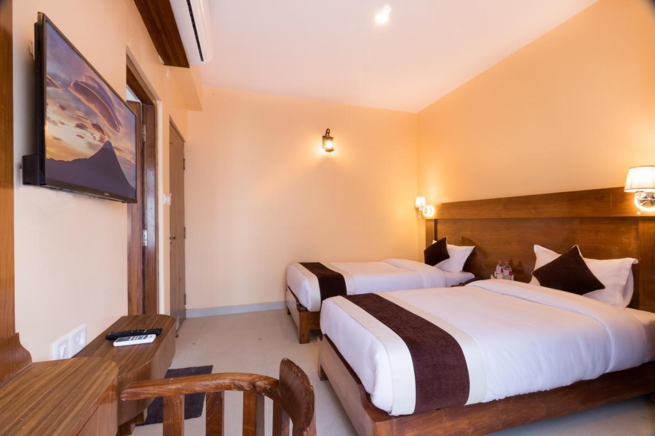 Hotel Lake Shore Pokhara Luaran gambar