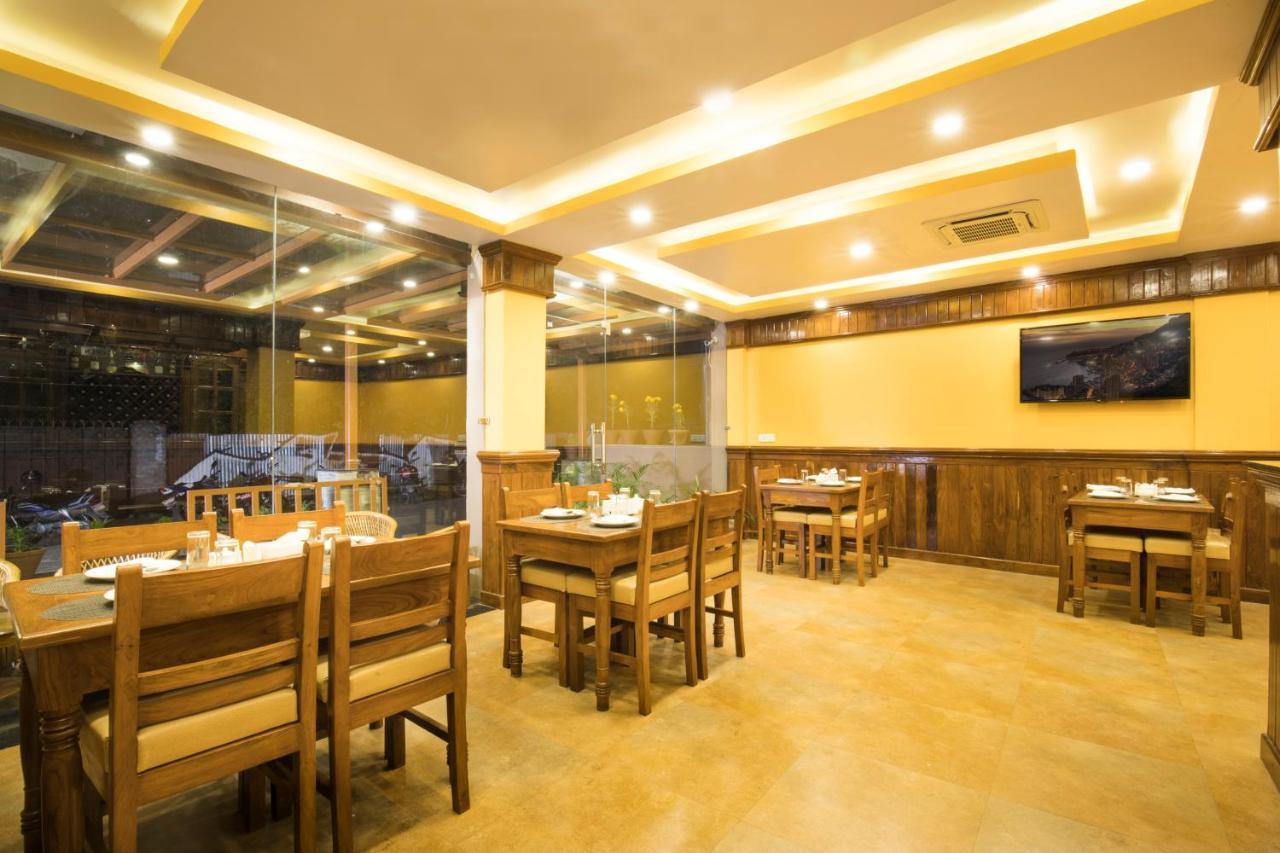 Hotel Lake Shore Pokhara Luaran gambar